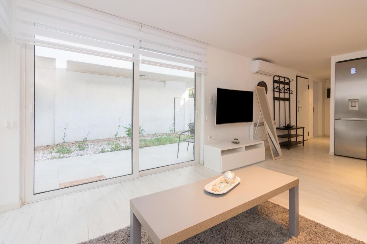 Apartment For 3 Ppl In Varkiza Exterior photo